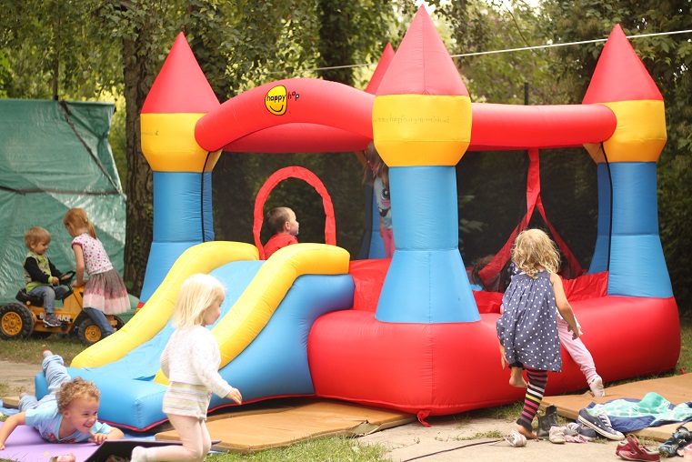 20 Tolle Indoor Spiele Fur Den Kindergeburtstag Familie De